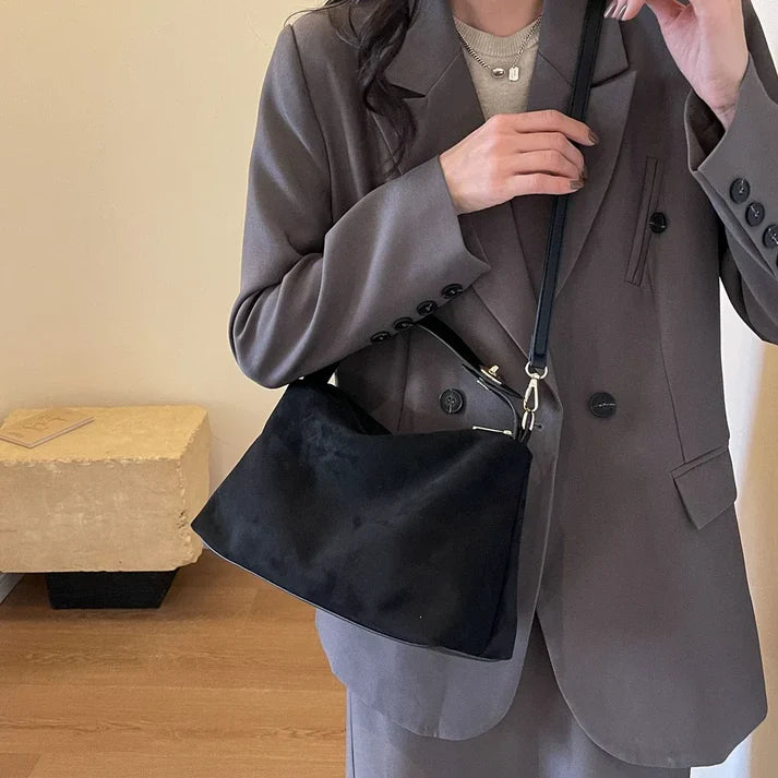 Carly™ | Retro Textured Bag